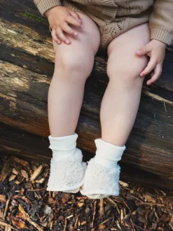 Crème - The Little Tailor bottines en polaire sherpa doublées en peluche pour bébé