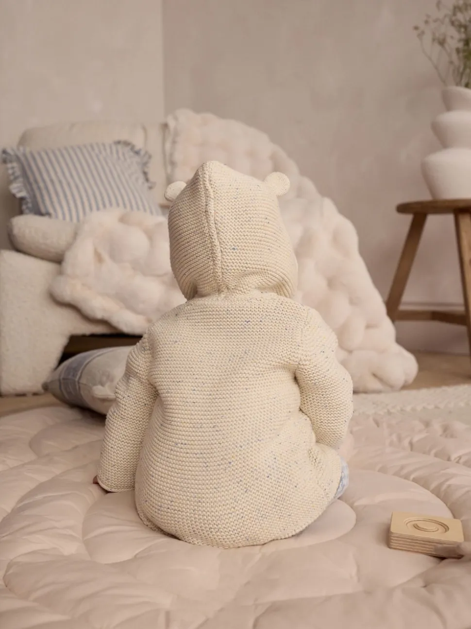 Écru moucheté - Bébé à capuche en tricot Cardigan