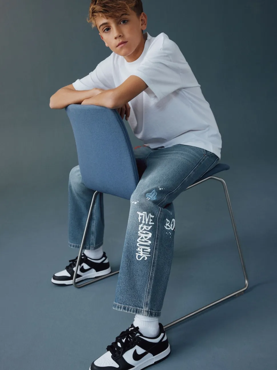 Denim bleu milieu imprimé Varsity - Jean authentique (3-16ans)