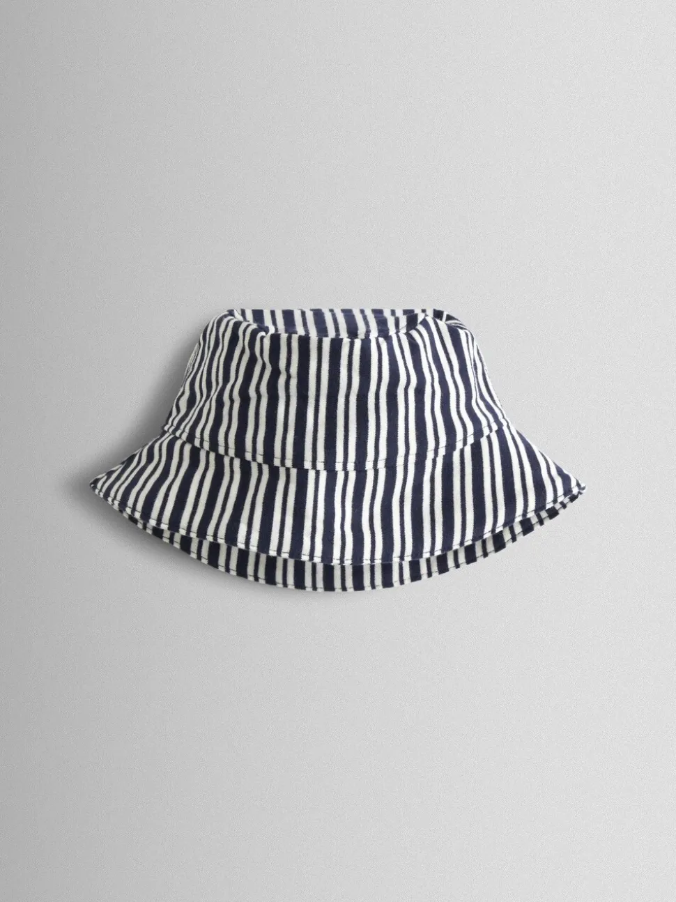 Ensemble JoJo Maman Bébé Salopettes à rayures, T-shirt et Chapeaux 3pièces