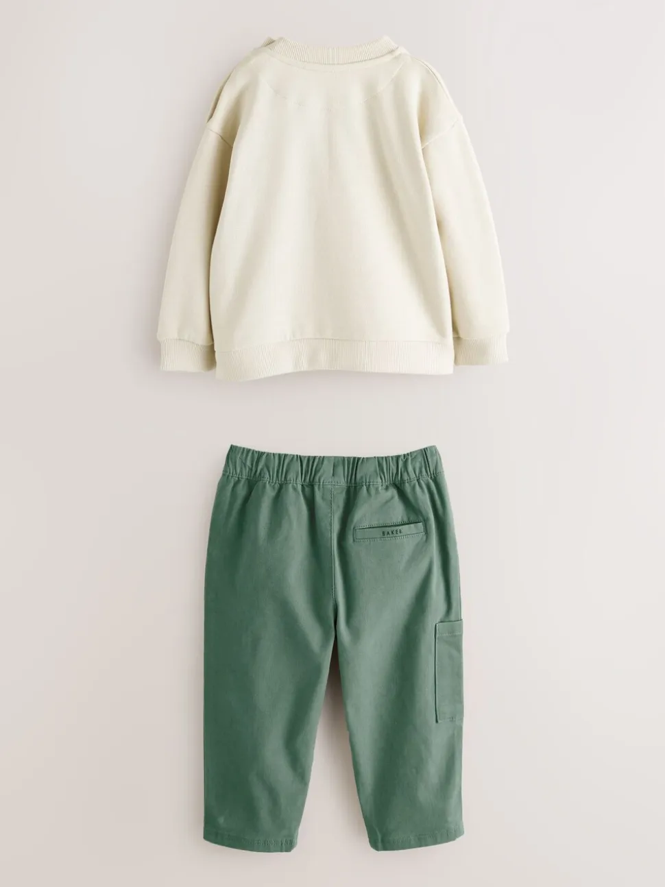 Ensemble sweat-shirt et pantalon cargo Baker by Ted Baker Beige Sable et Vert