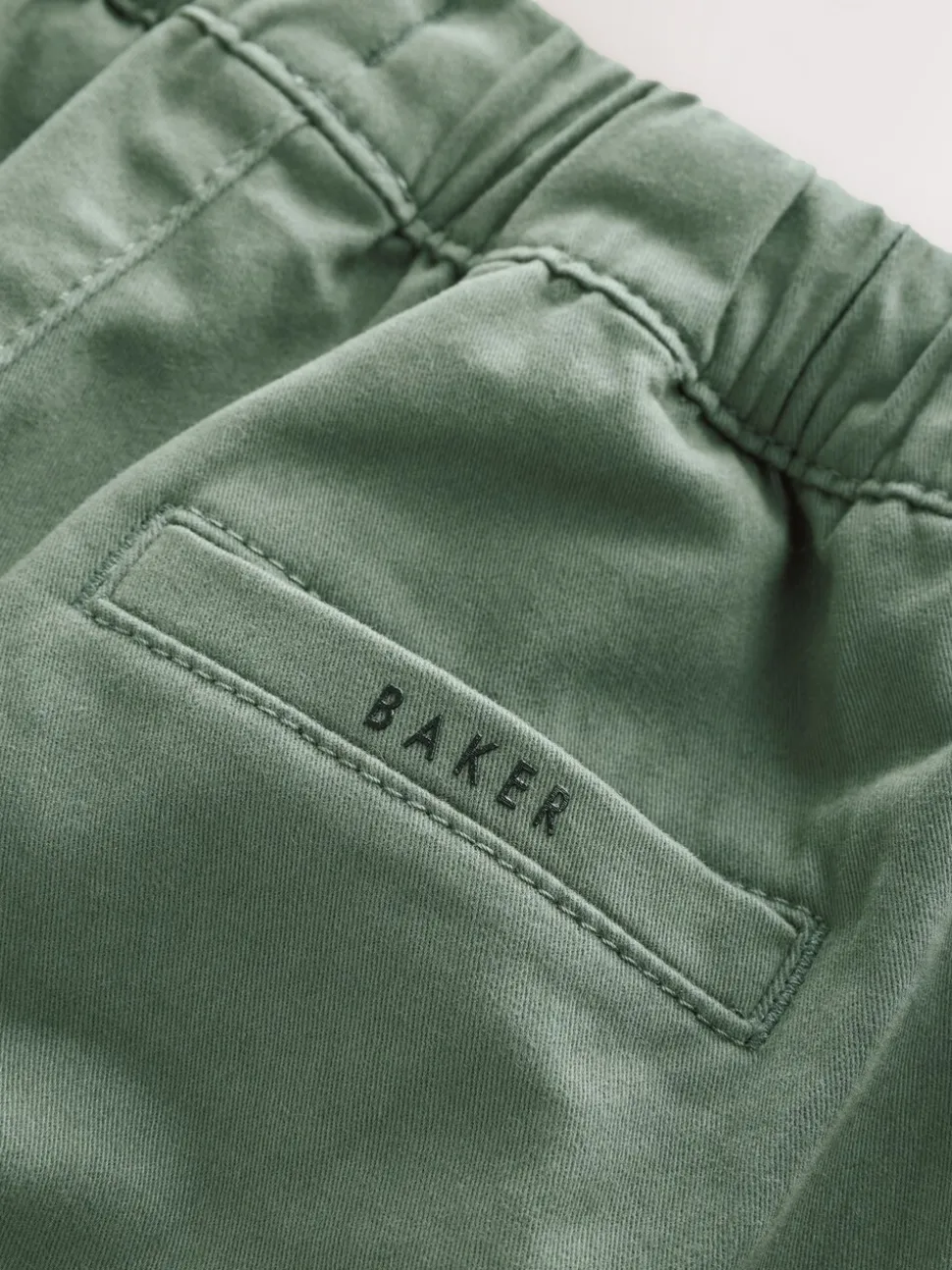 Ensemble sweat-shirt et pantalon cargo Baker by Ted Baker Beige Sable et Vert