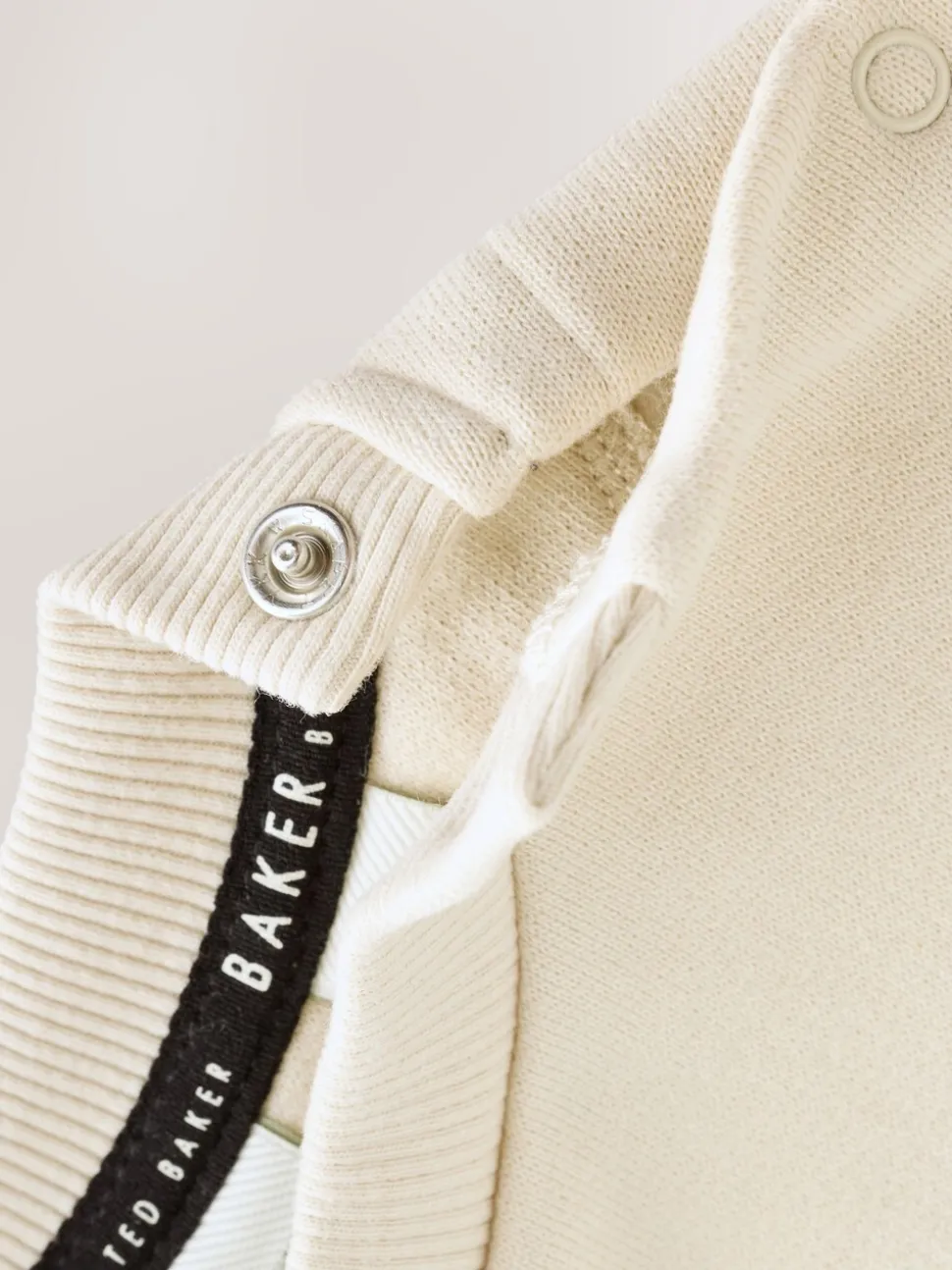 Ensemble sweat-shirt et pantalon cargo Baker by Ted Baker Beige Sable et Vert