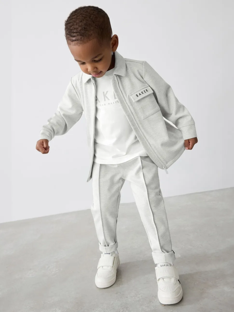 Gris - Baker by Ted Baker ensemble 3 pièces T-shirt, veste et pantalons texturés