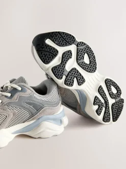 Gris - Baskets à lacets