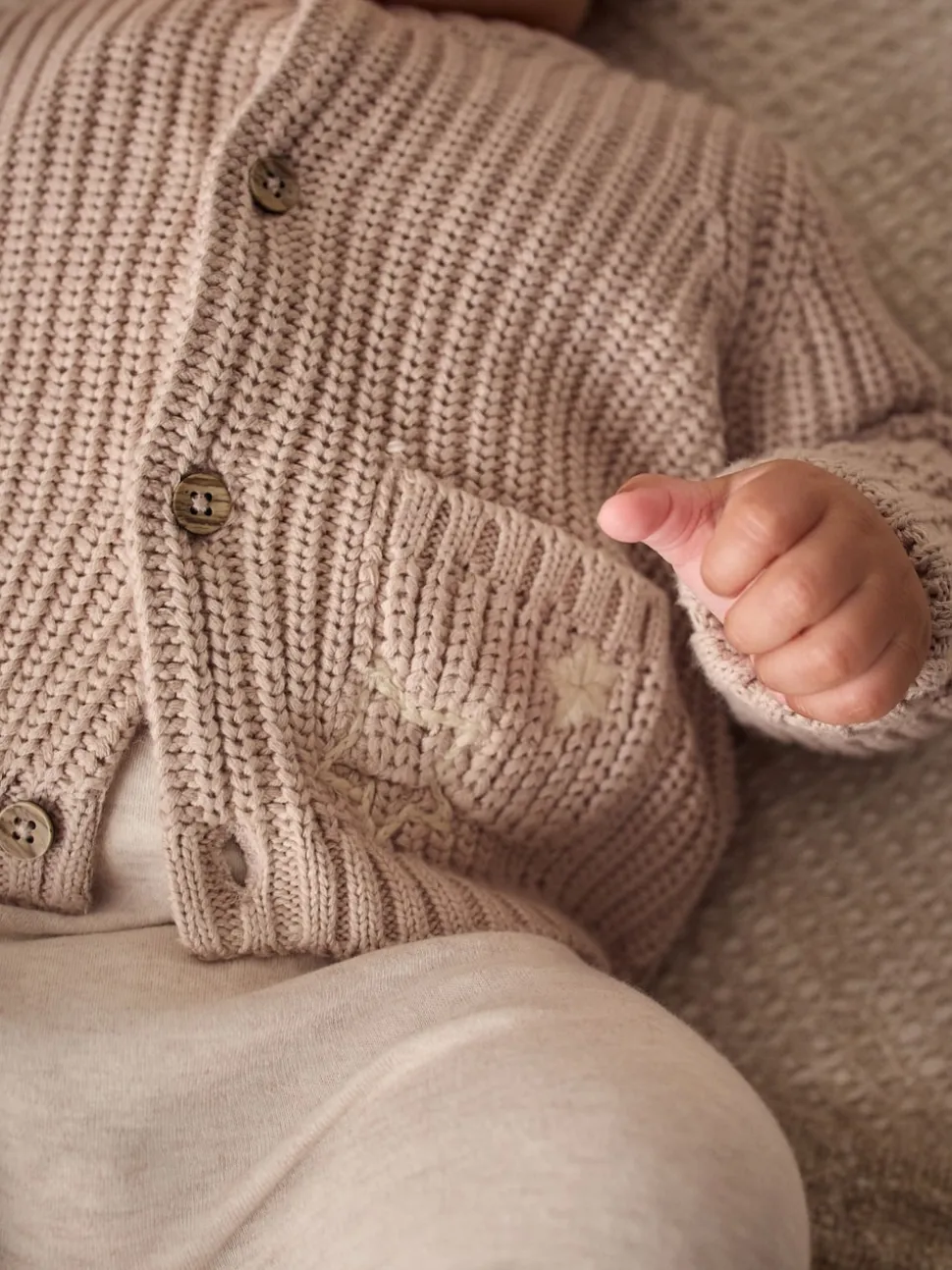Hello World Neutre - Cardigan épais brodé en maille pour bébé