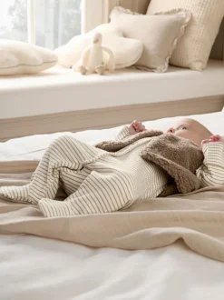 Marron - Ensemble Mamas & Papas combinaison de nuit marron rayé avec veste sans manches