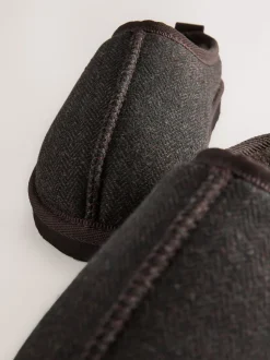 Marron chocolat à chevrons - Chaussons mules douillets