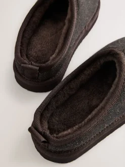 Marron chocolat à chevrons - Chaussons mules douillets