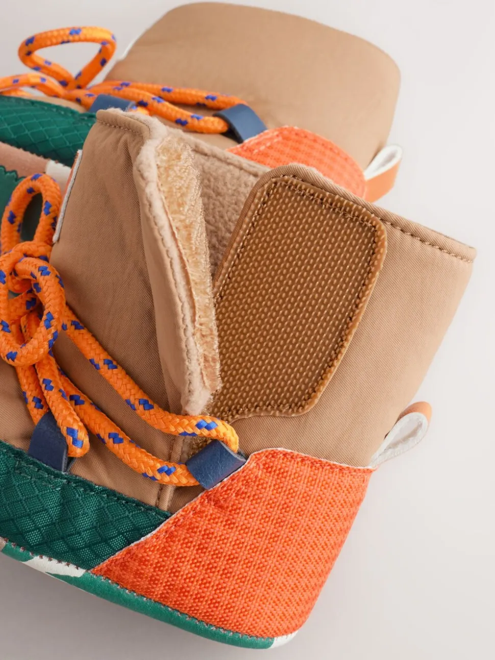 Neutre effet color block - Bottes de neige matelassées bébé (0-2mois)