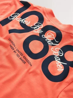 Rouge - T-shirt graphique oversize Baker by Ted Baker